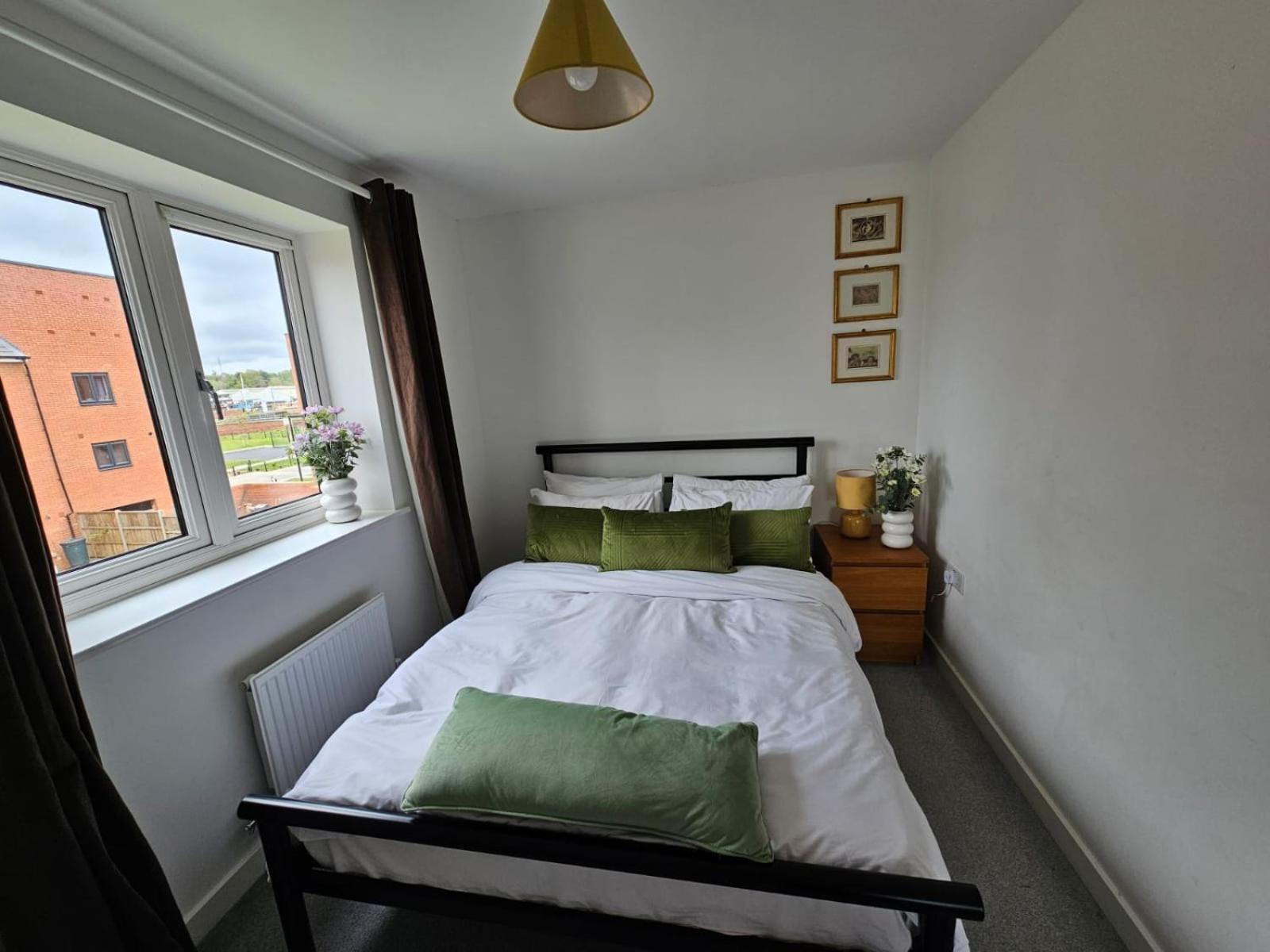 Modern 3 Bedroom Town House Ipswich Exterior foto